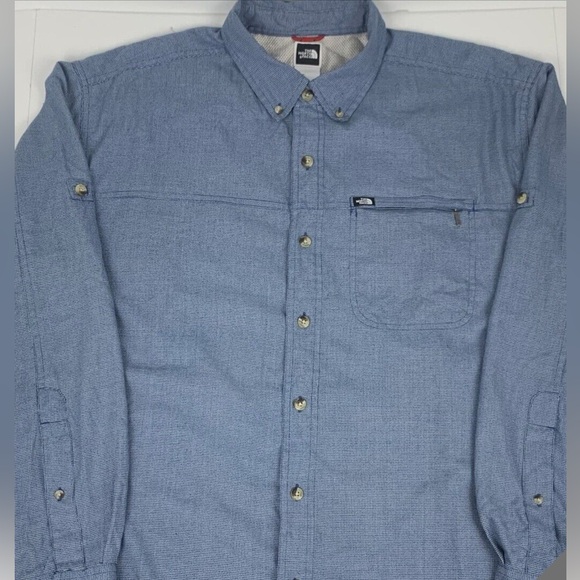 North Face  Activewear Utility  shirt with pockets . - Picture 3 of 9